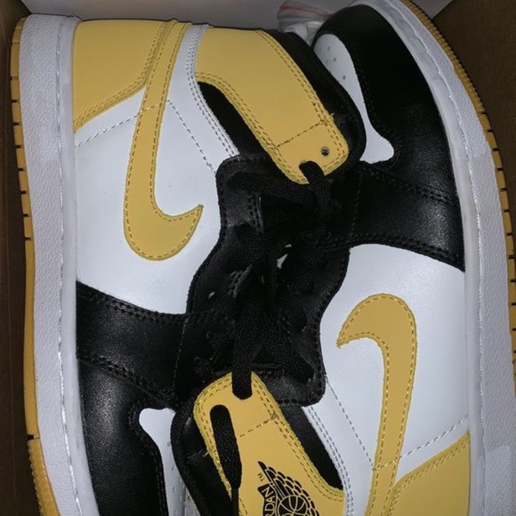 Yellow ochre Jordan 1 - Picture 2 of 2